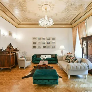 https://stunning-old-town-apartment.praguehotelsweb.com