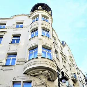 https://old-town-square-superior-apartments-valentin.praguehotelsweb.com